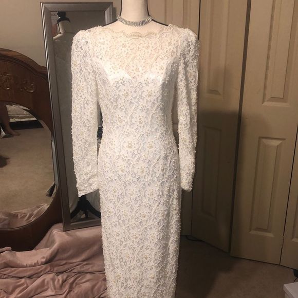 elaines Dresses & Skirts - Vintage Elaines size 12 lace/pearls wedding dress